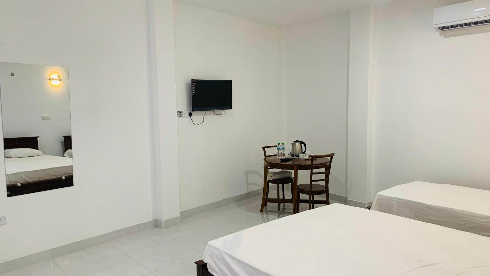 Meridian Holiday Resort راتنابورا المظهر الخارجي الصورة