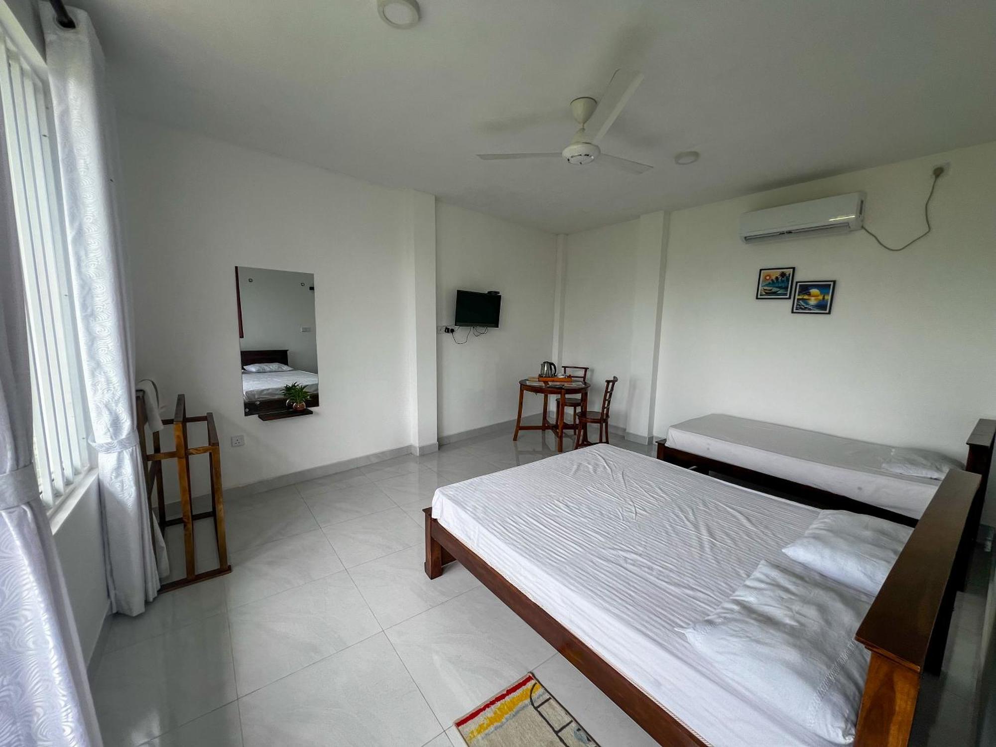 Meridian Holiday Resort راتنابورا المظهر الخارجي الصورة